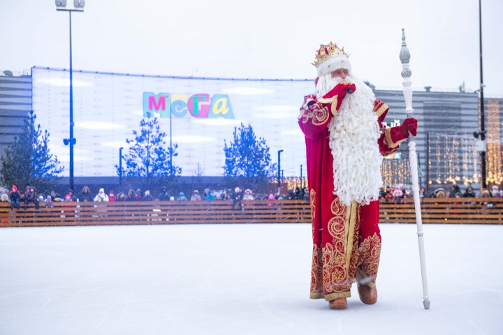 Главный Дед Мороз страны поздравил юных химчан в ТЦ «Мега»